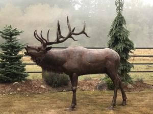 s-n-008-elk-sculpture-2